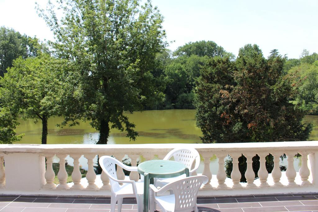 Hotel Etang Des Reynats Chancelade Exterior photo